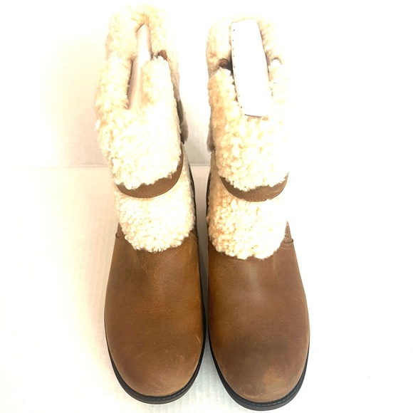 🎉HOST PICK🎉 UGG Blayre II Women’s Boots - Picture 2 of 4